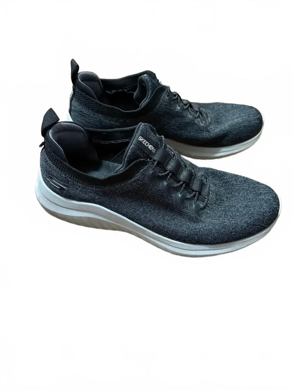 Skechers Men’s Size 7.5 Black Air-Cooled Memory Foam Athletic Shoes